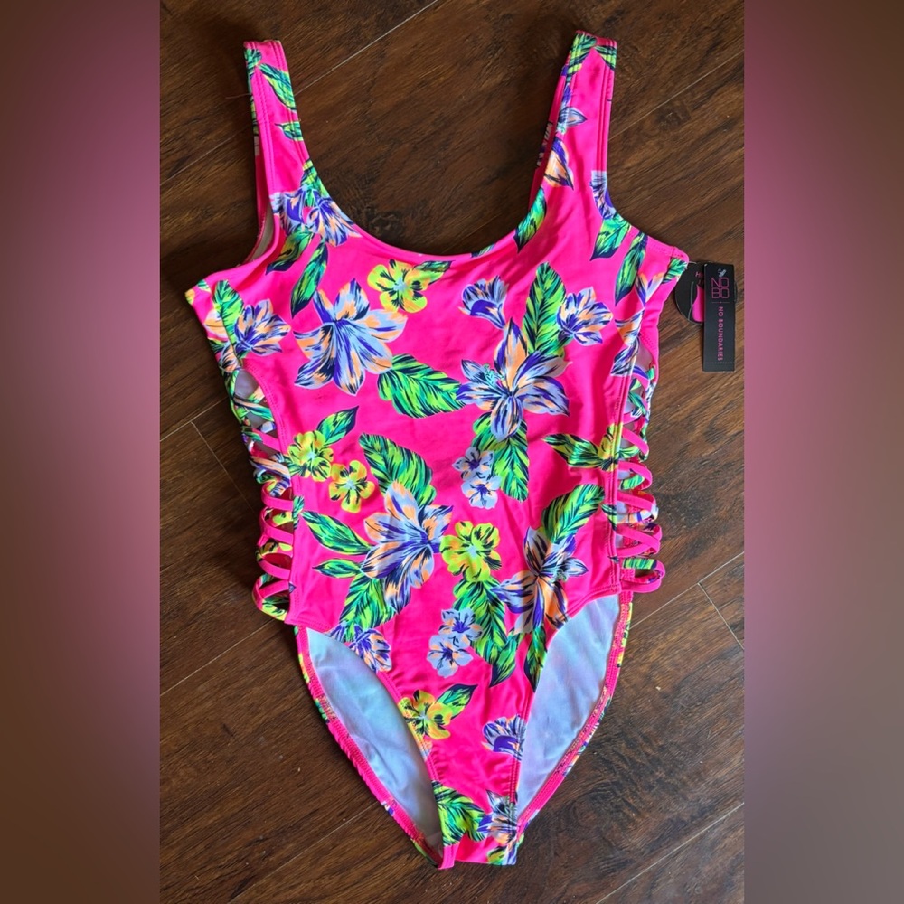 No Boundaries Swim Suit (Juniors Medium 7-9)